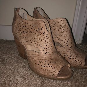 COPY - Women’s Peep toe bootie/wedge